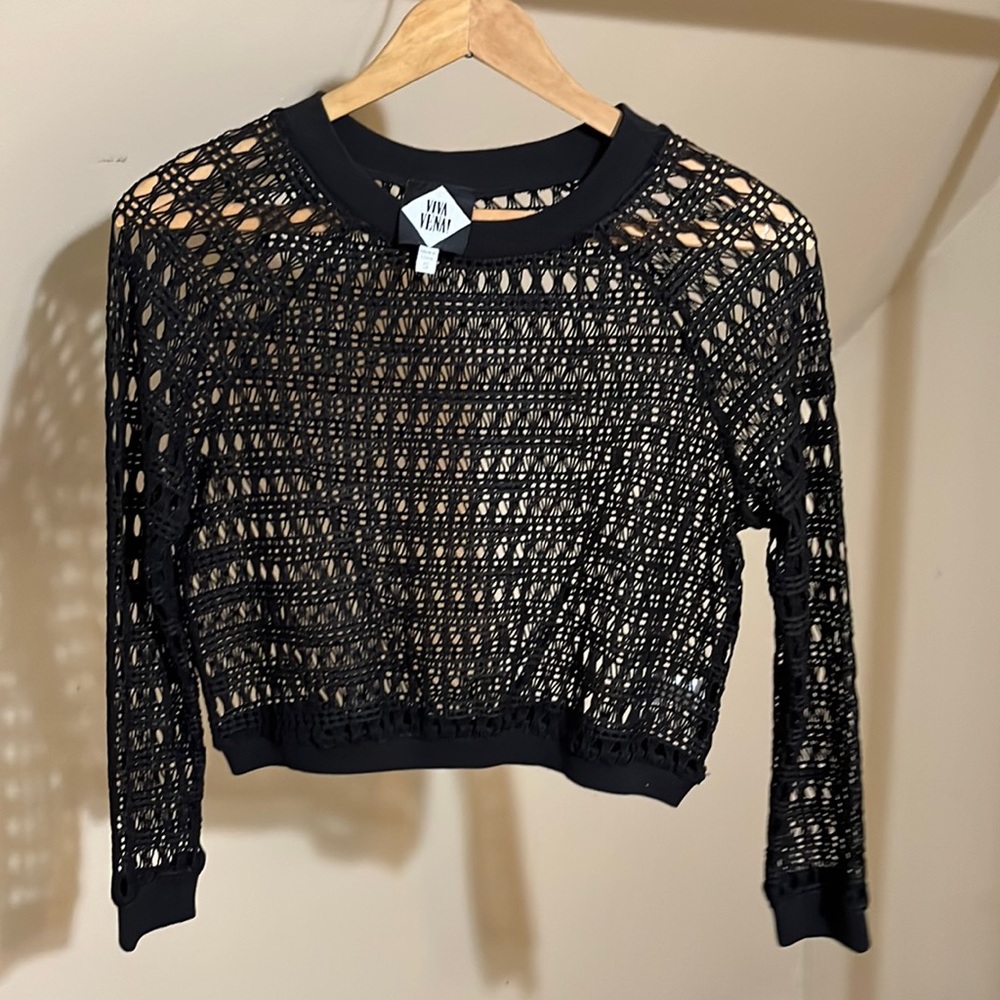 Viva Vena! Crochet sheer cropped knit top